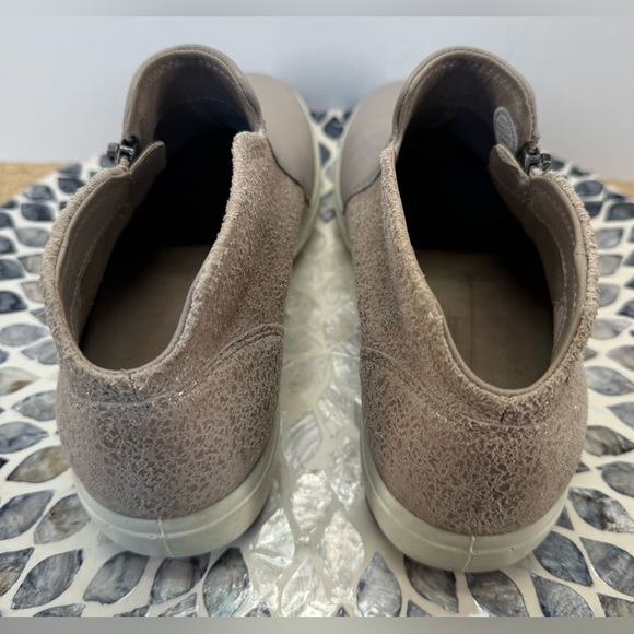 ECCO soft 7 nubuck Gray zip bootie women’s size 9 - Picture 2 of 16